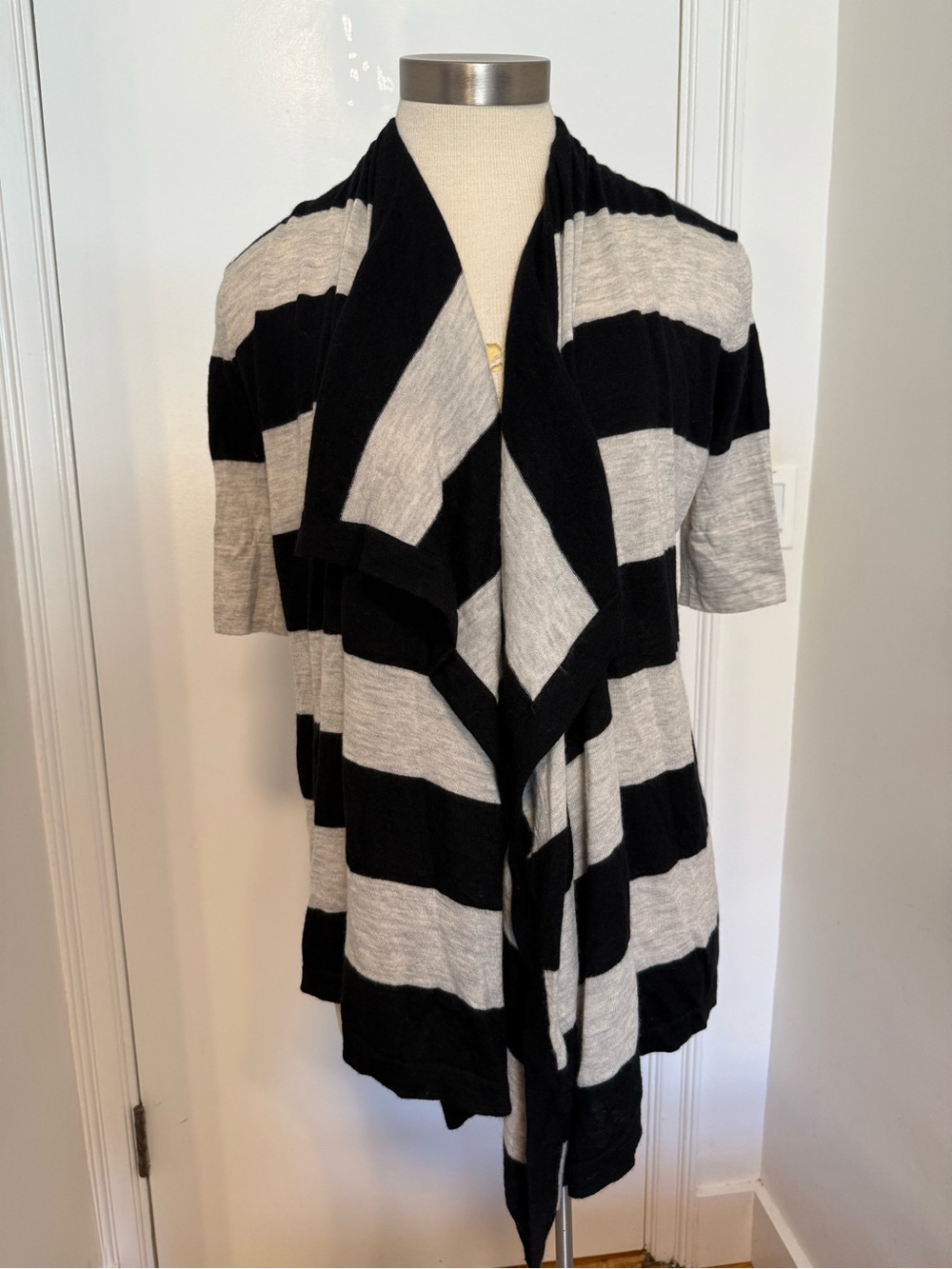 Autumn Cashmere Striped Open-Front Short-Sleeve Cardigan Sweater - Black & Beige